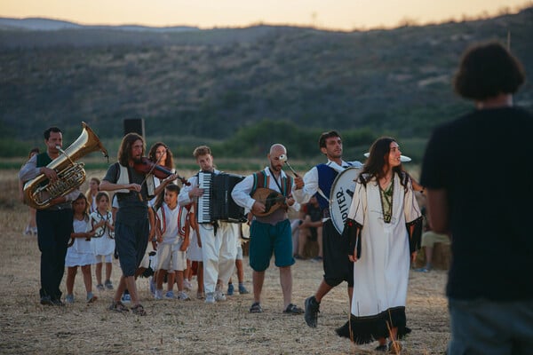 Εκατοντάδες θεατές μυήθηκαν στη Γη των Κρίνων