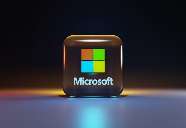 MICROSOFT ΚΥΒΕΡΝΟΕΠΙΘΕΣΗ