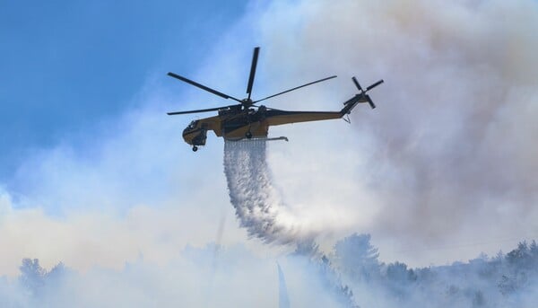Φωτιά στον Φενεό Κορινθίας: Δεύτερη εκκένωση μέσα σε λίγες ώρες - Ανεξέλεγκτο το μέτωπο 