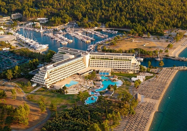 Συνεργασία μεταξύ του Porto Carras και της SWOT Hospitality