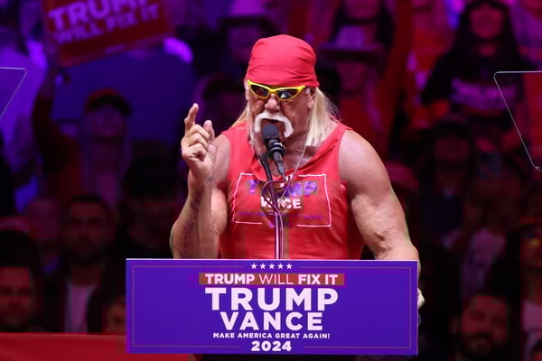 Πέθανε ο θρύλος του WWE Χαλκ Χόγκαν