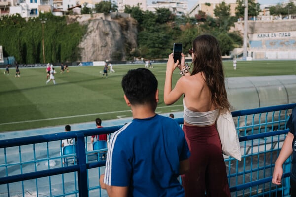 Τι βλέπει ο τουρίστας όταν εμείς βλέπoυμε απλώς την πόλη μας