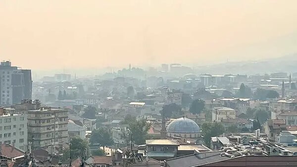 Στο έλεος της φωτιάς η Τουρκία: 10 νεκροί πυροσβέστες - Πύρινα μέτωπα σε Σμύρνη, Μαγνησία, Δορύλαιο, Προύσα
