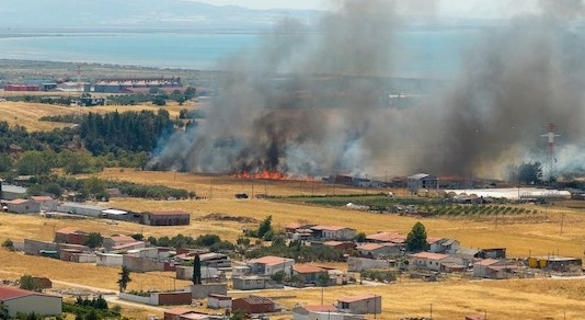Φωτιά στην Αλεξανδρούπολη - Μήνυμα του 112 για απομάκρυνση των κατοίκων