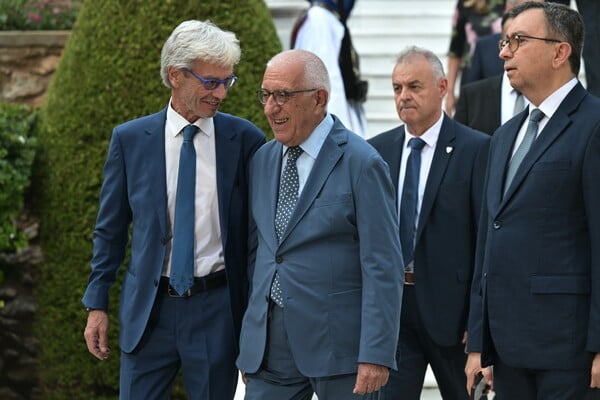 Η δεξίωση στο Προεδρικό Μέγαρο για την 51η επέτειο από την αποκατάσταση της δημοκρατίας