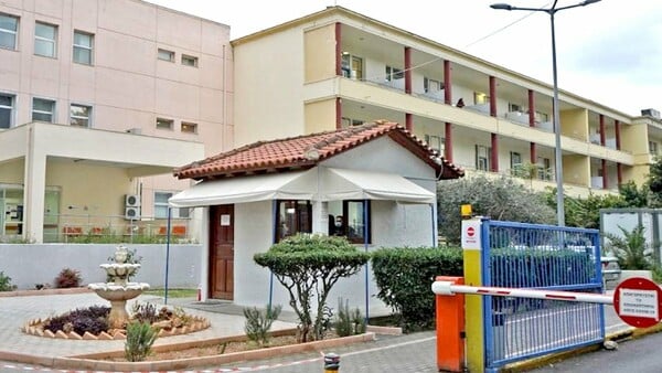 Ηράκλειο: Για 90 λεπτά προσπαθούσαν να το επαναφέρουν το 18 μηνών παιδί που πνίγηκε από σουβλάκι