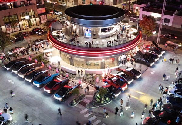 TESLA DINER