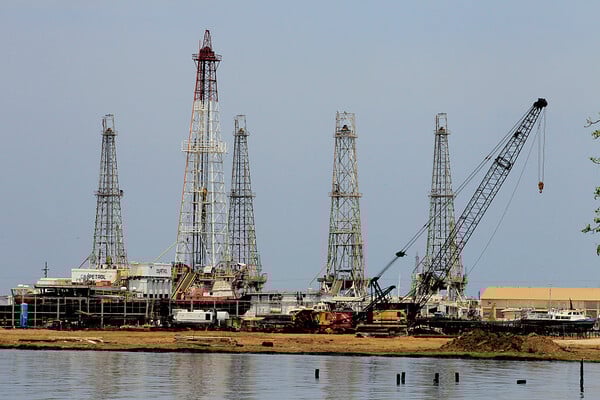 H Chevron επιστρέφει στη Βενεζουέλα με εντολή Τραμπ – Αλλαγή πλεύσης με φόντο το πετρέλαιο και τις ΗΠΑ