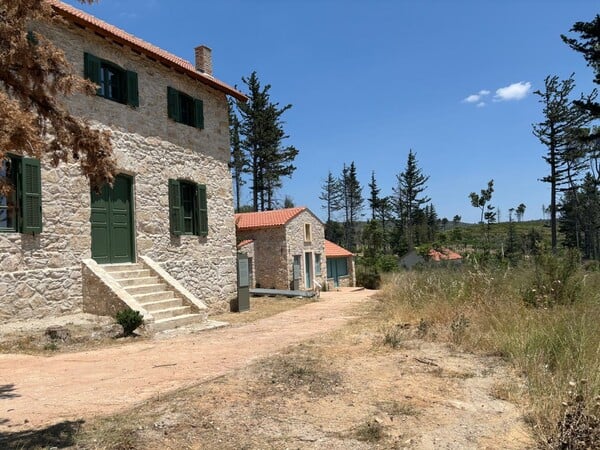 Σε πλήρη εξέλιξη τα έργα στο πρώην βασιλικό κτήμα στο Τατόι