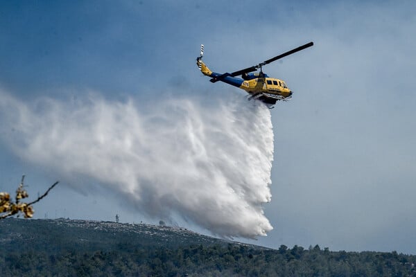 Φωτιά στου Ζωγράφου: Βρέθηκε μπιτόνι με λάδια μηχανής στο δάσος