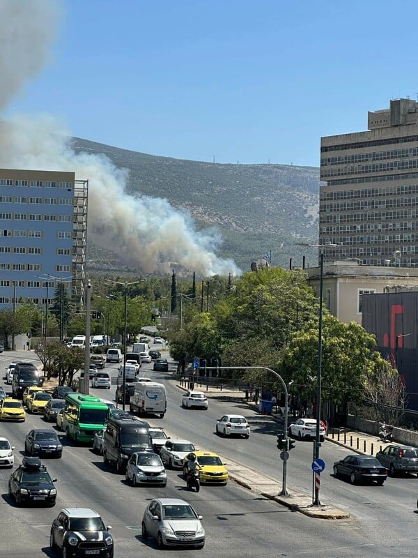 Φωτιά τώρα στην Πολυτεχνειούπολη Ζωγράφου - Μήνυμα από το 112
