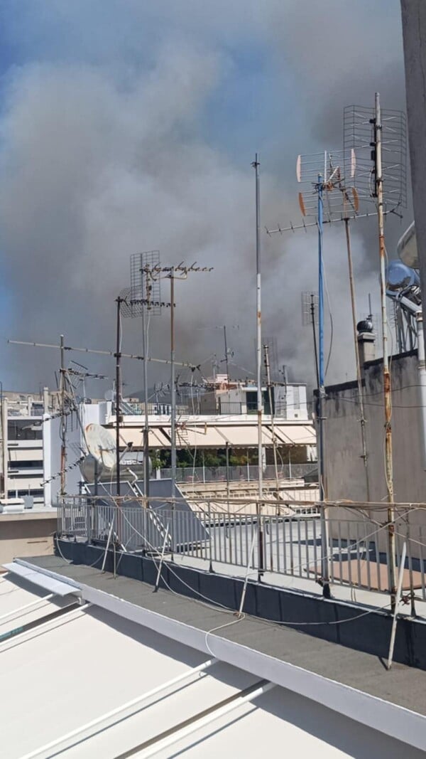Φωτιά τώρα στην Πολυτεχνειούπολη Ζωγράφου - Μήνυμα από το 112