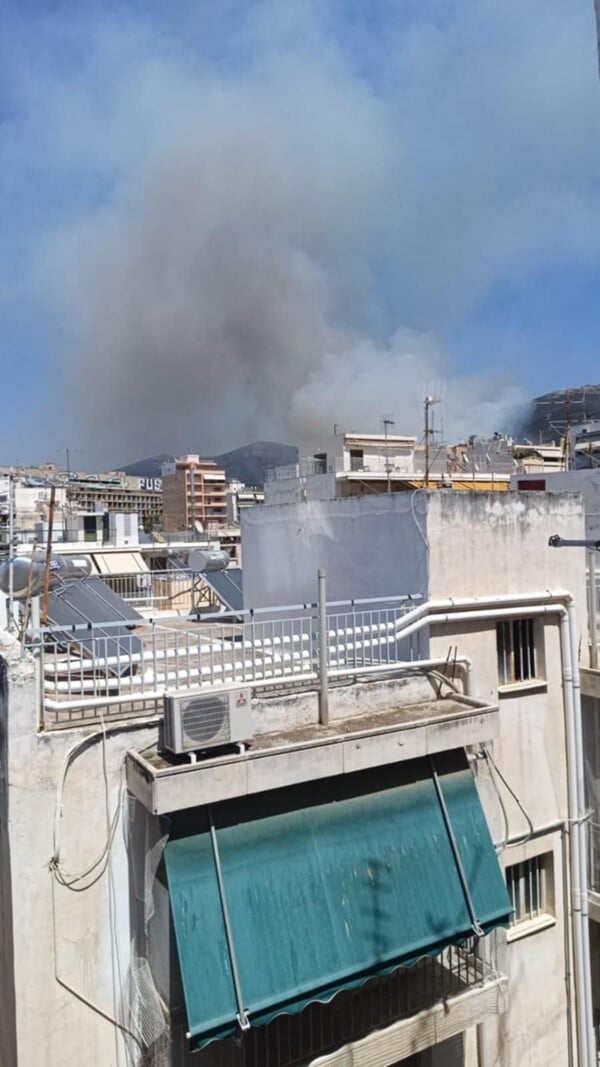 Φωτιά τώρα στην Πολυτεχνειούπολη Ζωγράφου - Μήνυμα από το 112