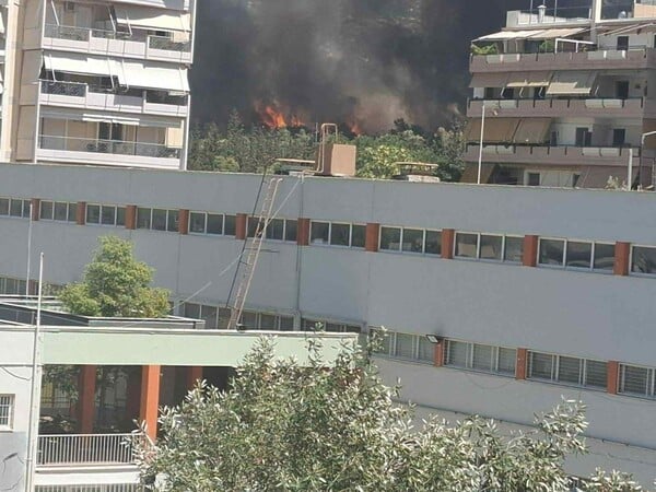 Φωτιά τώρα στην Πολυτεχνειούπολη Ζωγράφου - Μήνυμα από το 112