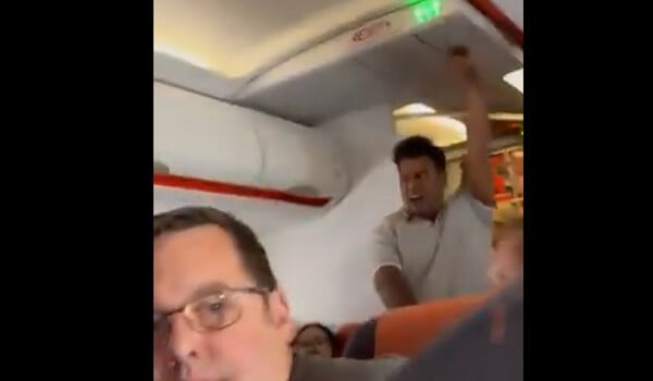 Λονδίνο: Πανικός σε πτήση με προορισμό τη Γλασκώβη - Επιβάτης άρχισε να φωνάζει ότι έχει βόμβα