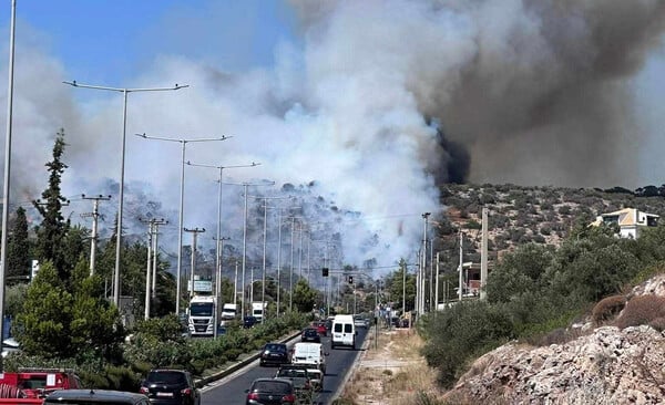 Φωτιά στο Κορωπί: Ήχησε το 112 στην περιοχή - Στην περιοχή πνέουν ισχυροί άνεμοι