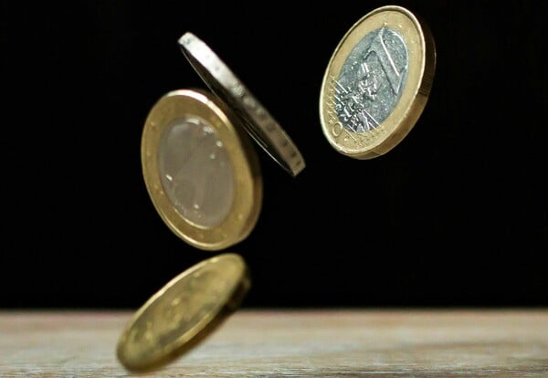 Γερμανία: Σε ύψος ρεκόρ το χρέος του δημόσιου τομέα προς τράπεζες και ιδιωτικές επιχειρήσεις