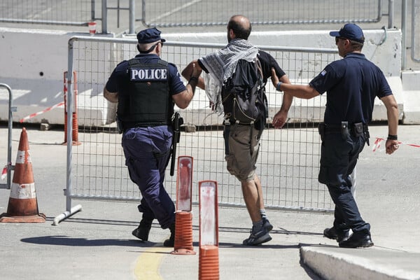 Κρήτη: Ένταση στον Άγιο Νικόλαο για την άφιξη Ισραηλινών τουριστών - Έγιναν προσαγωγές διαδηλωτών