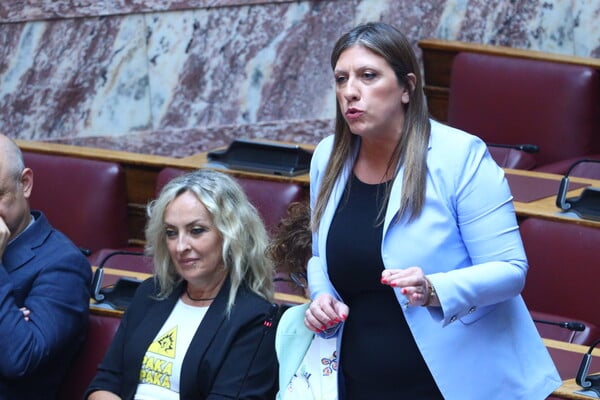 Καταδίκη από την ΕΣΗΕΑ για τη φραστική επίθεση της Ζωής Κωνσταντοπούλου σε βάρος δημοσιογράφου