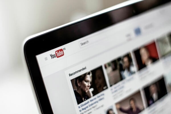 Η Αυστραλία θα απαγορεύσει το YouTube στα παιδιά κάτω των 16 ετών