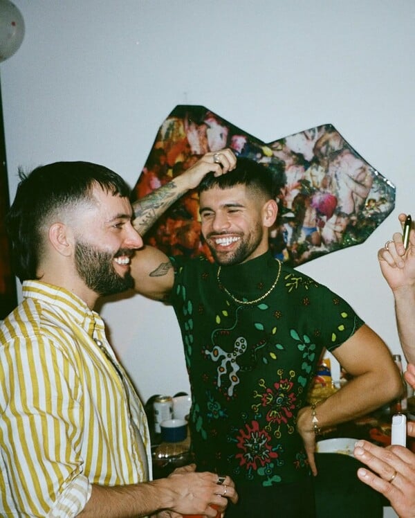 Είσαι Αυτό που Πουλάς: Queer Σώμα, Πόθος και Bareback Ελευθερία/ από τον Πάνο Μιχαήλ