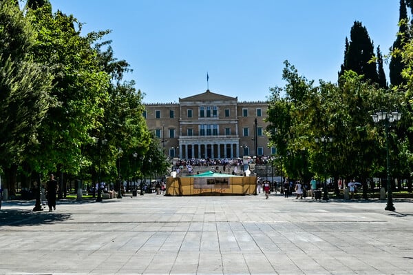 Άδεια πόλη η Αθήνα την πρώτη Κυριακή του Αυγούστου: Ελάχιστοι κυκλοφορούν