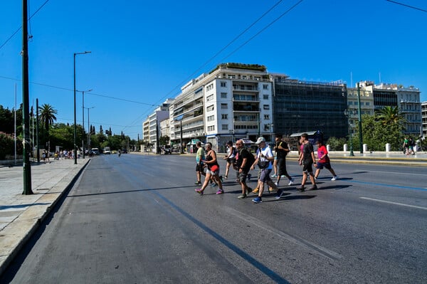 Άδεια πόλη η Αθήνα την πρώτη Κυριακή του Αυγούστου: Ελάχιστοι κυκλοφορούν