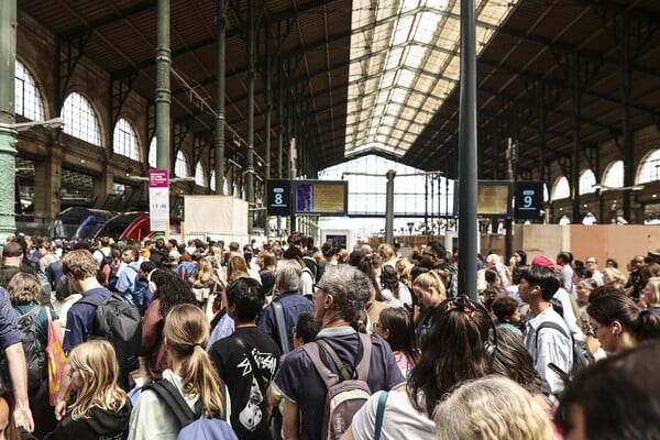 Γαλλία: Χάος στα δρομολόγια της Eurostar λόγω τεχνικής βλάβης - Ματαιώσεις και καθυστερήσεις έως το τέλος της ημέρας