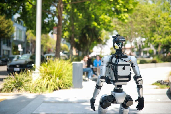 Θέλει να γίνει το Android των ανθρωποειδών ρομπότ: H OpenMind υπόσχεται επανάσταση στη συμβίωση ανθρώπου–μηχανής