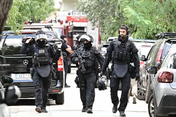 Χολαργός: Συνελήφθη μετά από έφοδο ο 57χρονος που ταμπουρώθηκε στο σπίτι του