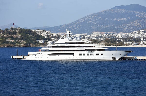 ΗΠΑ: Στο «σφυρί» πολυτελής θαλαμηγός 325 εκατ. δολαρίων που συνδέεται με Ρώσο ολιγάρχη