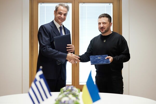 Τηλεφωνική επικοινωνία Μητσοτάκη με Ζελένσκι 