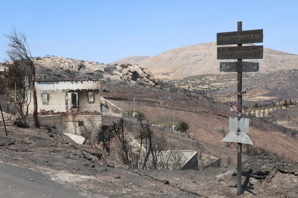 Φωτιά στην Ανατολική Αττική: Κάηκαν 40.000 στρέμματα δασικής έκτασης