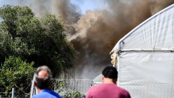 Πρέβεζα: Συναγερμός για φωτιά στη Βρυσούλα – Μηνύματα εκκένωσης από το 112