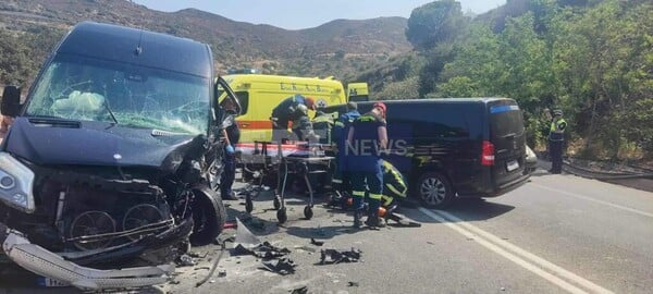 Ηράκλειο: Οκτώ τραυματίες σε σύγκρουση μίνι βαν στον ΒΟΑΚ – Ένας σε σοβαρή κατάσταση