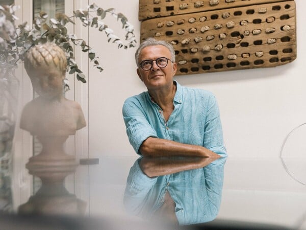 Μιχάλης Ρέππας: «Θέλω να διασκεδάζω. Πέρασα τα 65 και έχει αρχίσει να μη με νοιάζει»