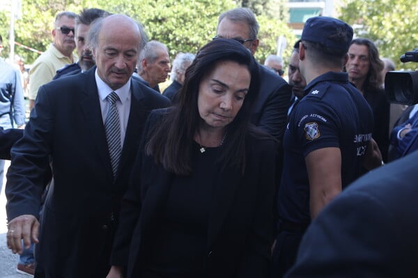 Ο Αντώνης Σαμαράς αποχαιρέτησε την κόρη του Λένα: «Πνοή αγάπης που γέμισε τη ζωή μας»