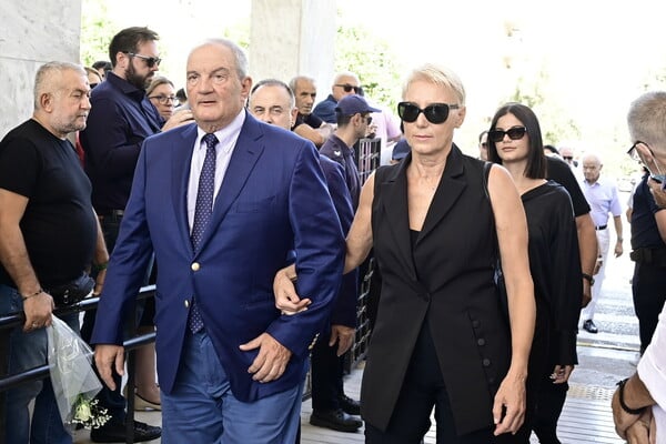 Κηδεύεται η Λένα Σαμαρά: Στο Α' Νεκροταφείο το τελευταίο αντίο 