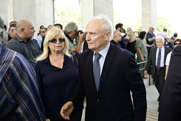 Κηδεύεται η Λένα Σαμαρά: Στο Α' Νεκροταφείο το τελευταίο αντίο 