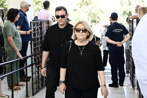 Κηδεύεται η Λένα Σαμαρά: Στο Α' Νεκροταφείο το τελευταίο αντίο 