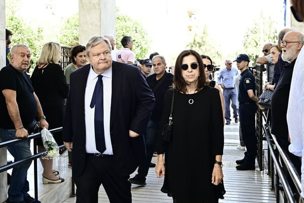 Κηδεύεται η Λένα Σαμαρά: Στο Α' Νεκροταφείο το τελευταίο αντίο 