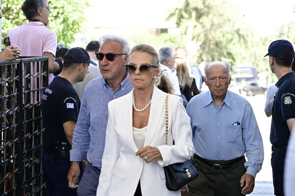 Κηδεύεται η Λένα Σαμαρά: Στο Α' Νεκροταφείο το τελευταίο αντίο 
