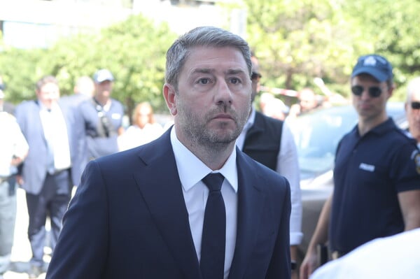 Κηδεύεται η Λένα Σαμαρά: Στο Α' Νεκροταφείο το τελευταίο αντίο 