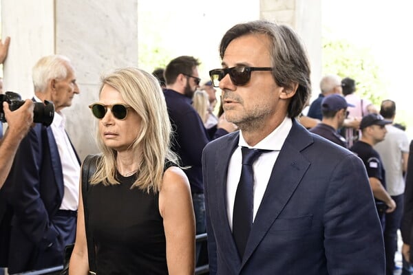 Κηδεύεται η Λένα Σαμαρά: Στο Α' Νεκροταφείο το τελευταίο αντίο 