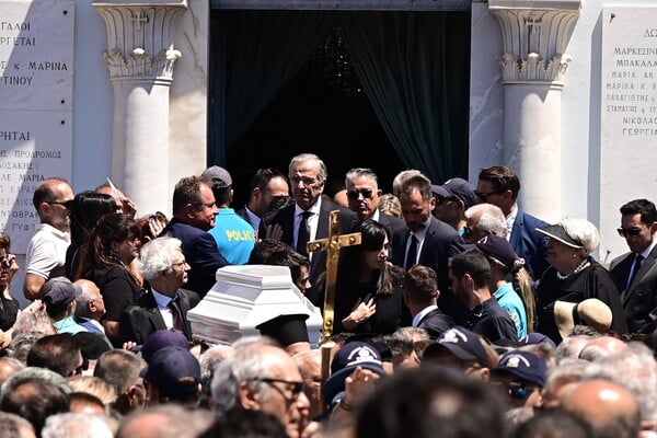 Ο Αντώνης Σαμαράς αποχαιρέτησε την κόρη του Λένα: «Πνοή αγάπης που γέμισε τη ζωή μας»