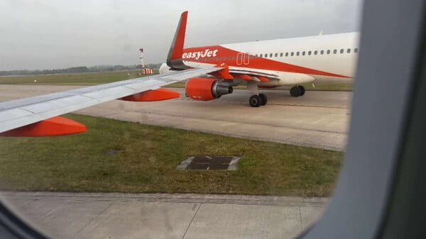 Φτερά αεροσκαφών της EasyJet συγκρούστηκαν στο αεροδρόμιο του Μάντσεστερ