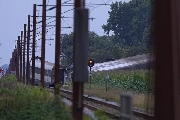 Σιδηροδρομικό δυστύχημα στη Δανία: Νεκρή 67χρονη, τουλάχιστον 20 τραυματίες