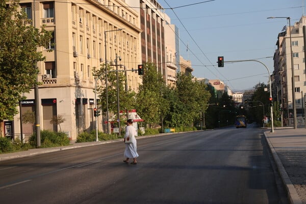 Έρημη πόλη η Αθήνα τον Δεκαπενταύγουστο