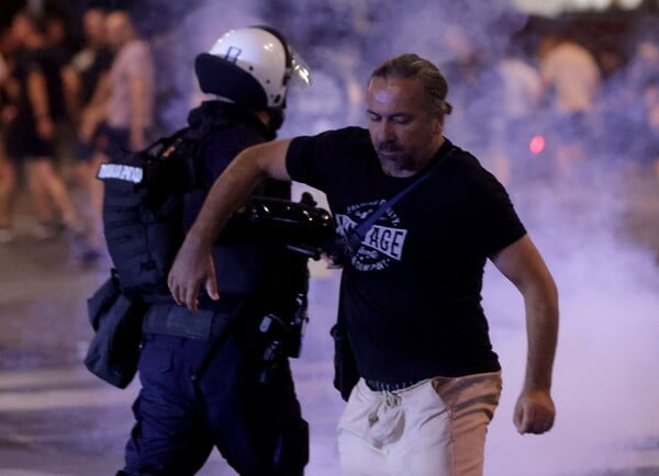 Σερβία: Επεισόδια σε αντικυβερνητικές διαδηλώσεις για πέμπτη συνεχόμενη νύχτα