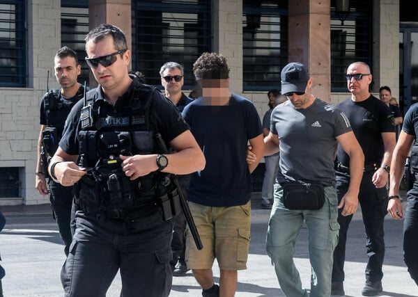 Φωτιά στην Πάτρα: Στον ανακριτή ο 25χρονος που κατηγορείται για εμπρησμό 